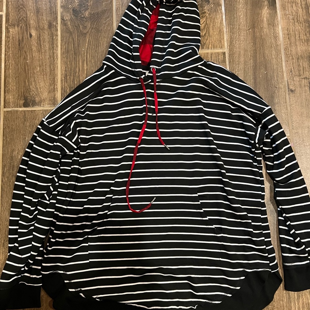 Women’s size XXL hooded sweatshirt